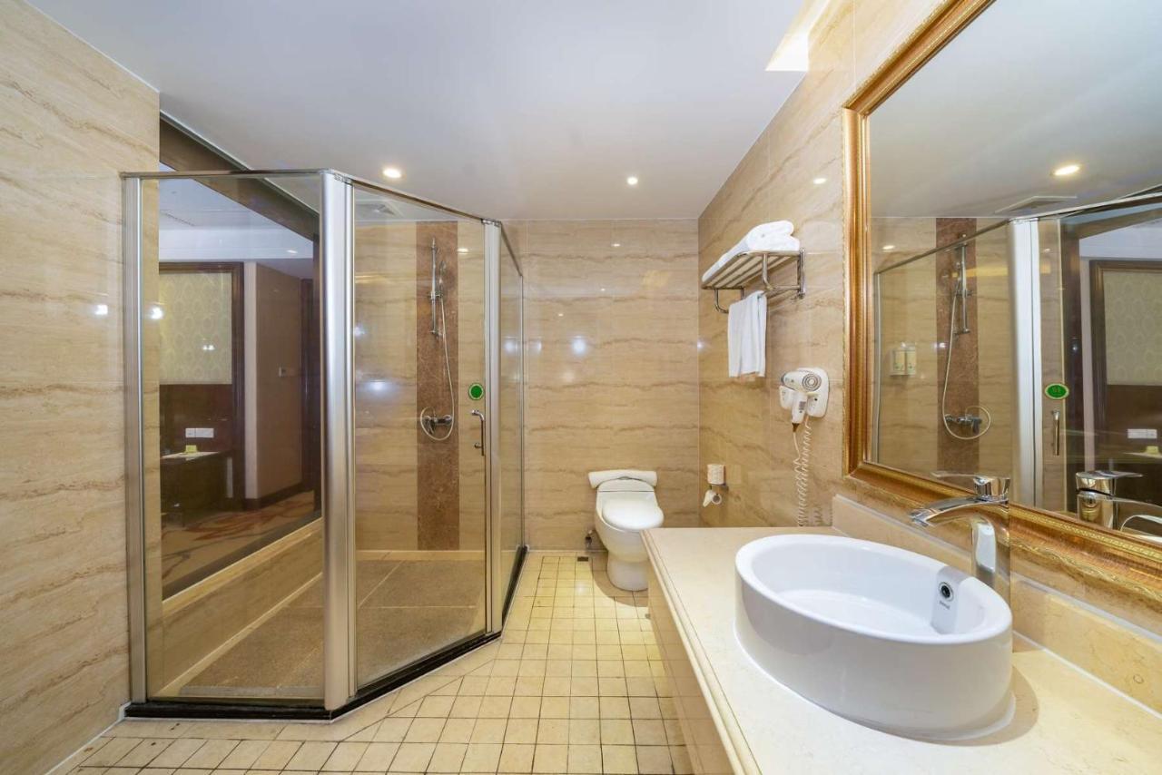 Vienna Hotel Dongguan Houjie Exhibition Center エクステリア 写真