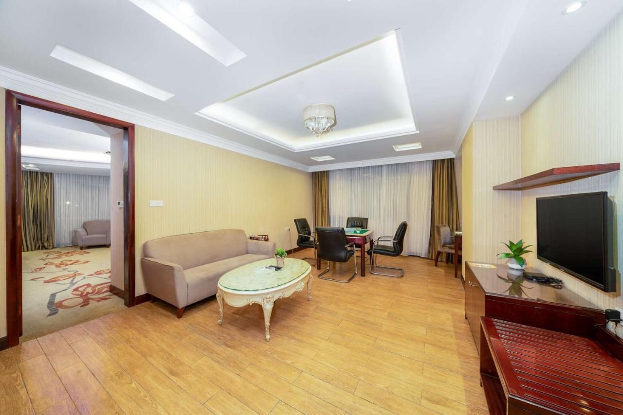Vienna Hotel Dongguan Houjie Exhibition Center エクステリア 写真