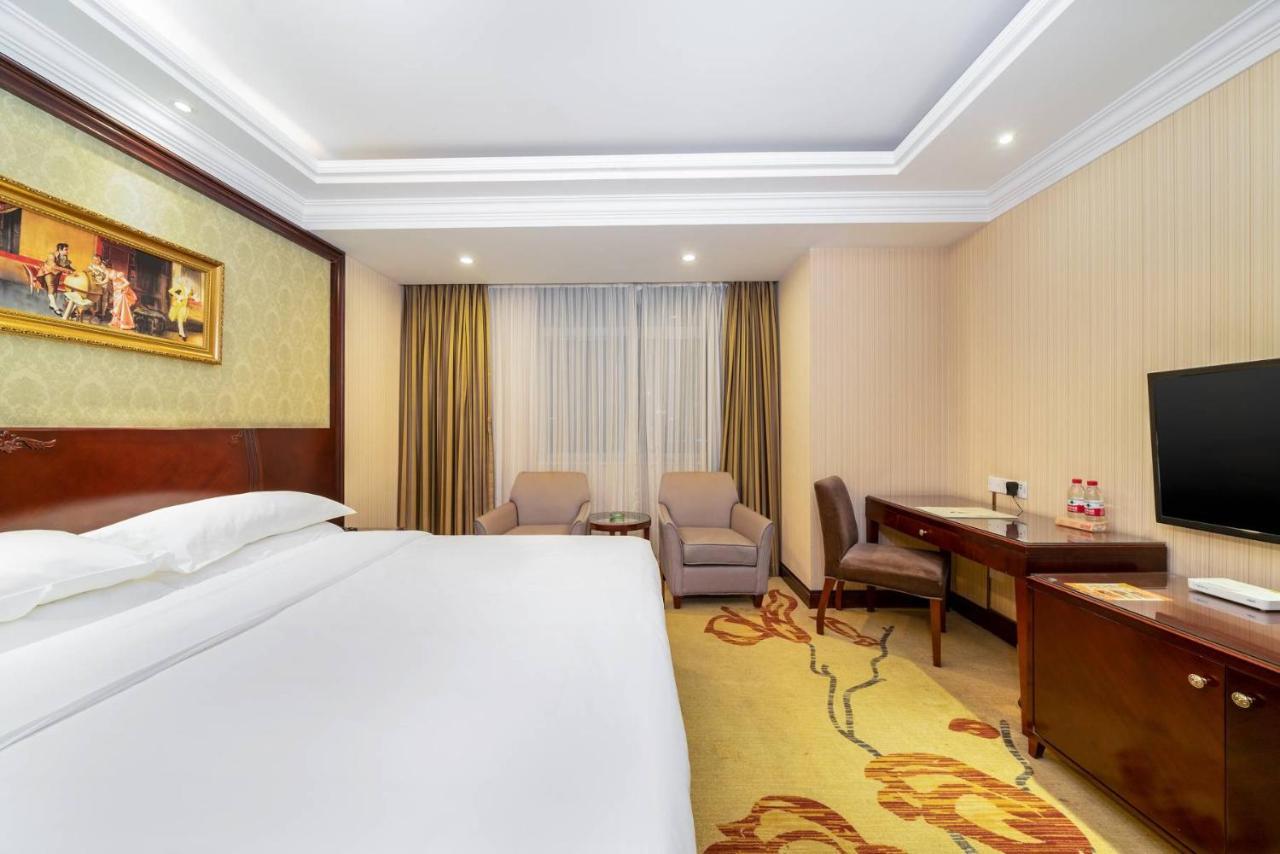 Vienna Hotel Dongguan Houjie Exhibition Center エクステリア 写真