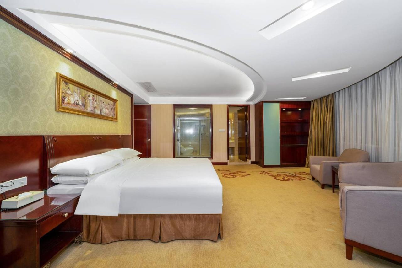 Vienna Hotel Dongguan Houjie Exhibition Center エクステリア 写真
